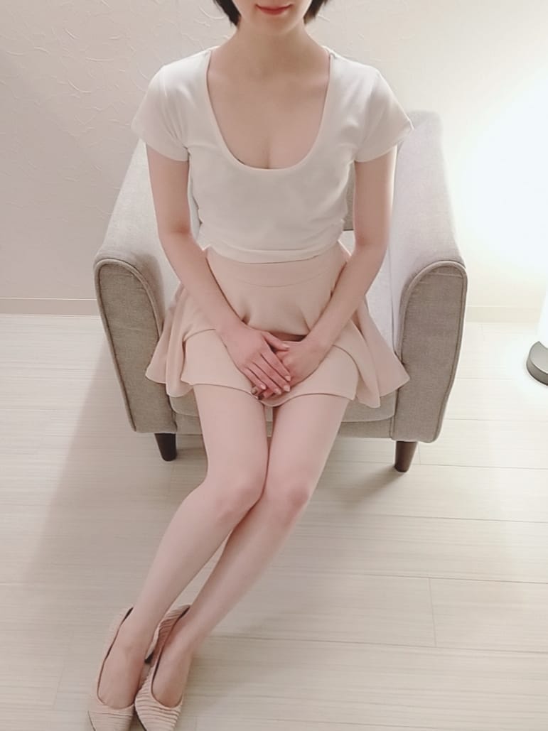 西園寺ひな | Aroma Salon Freyja