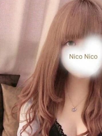 白川ゆい | Nico Nico ～ニコニコ～