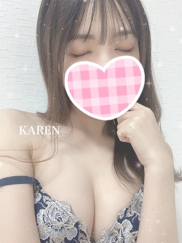 真田かれん
