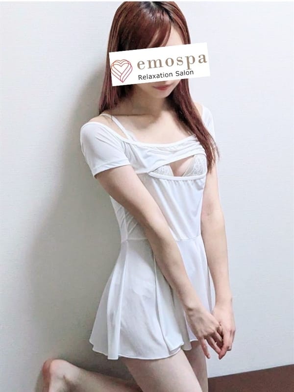 白桃　ななせ(1枚目) | emoSPA
