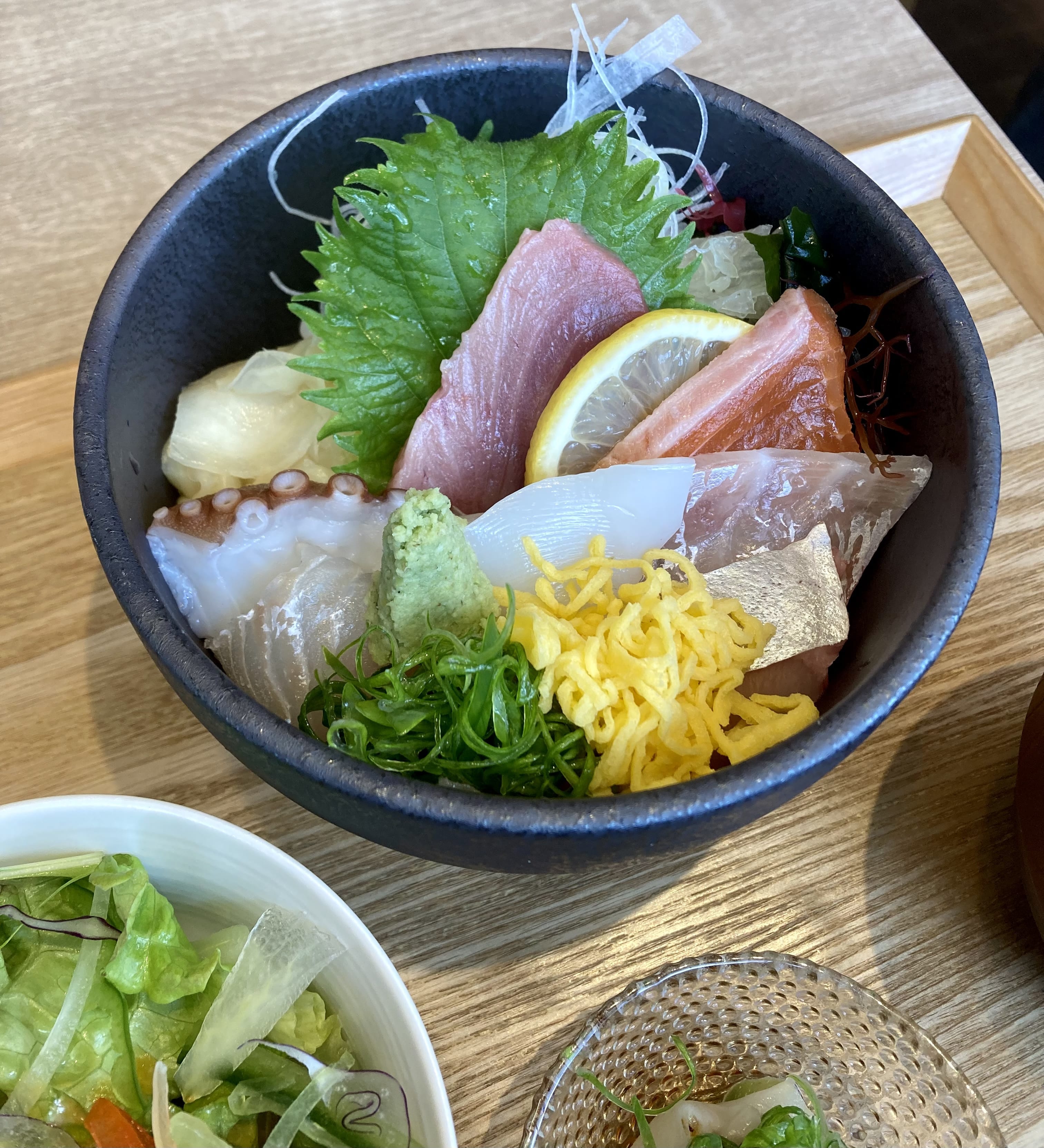 「海鮮丼」02/25(土) 15:01 | 矢井田　さおりの写メ日記