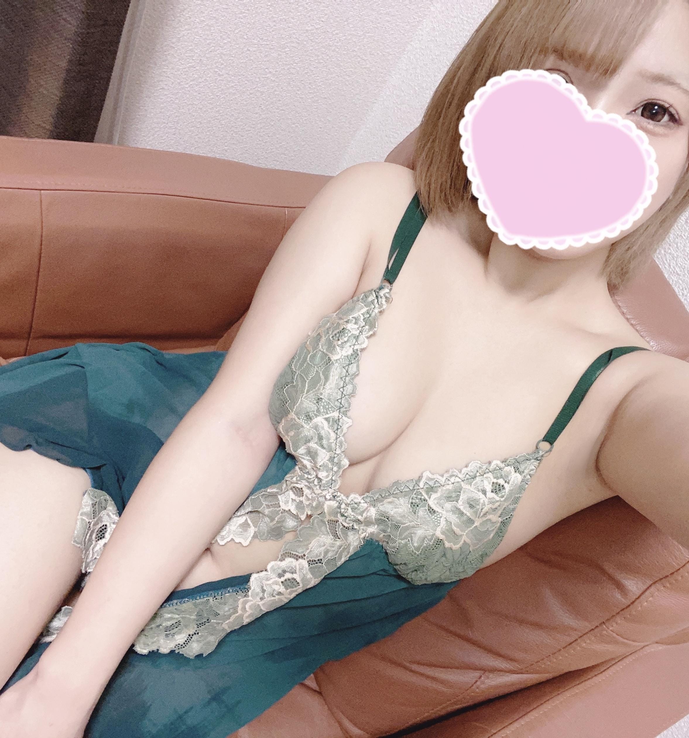「本日20時からいます✨」09/22(金) 19:42 | まこの写メ日記