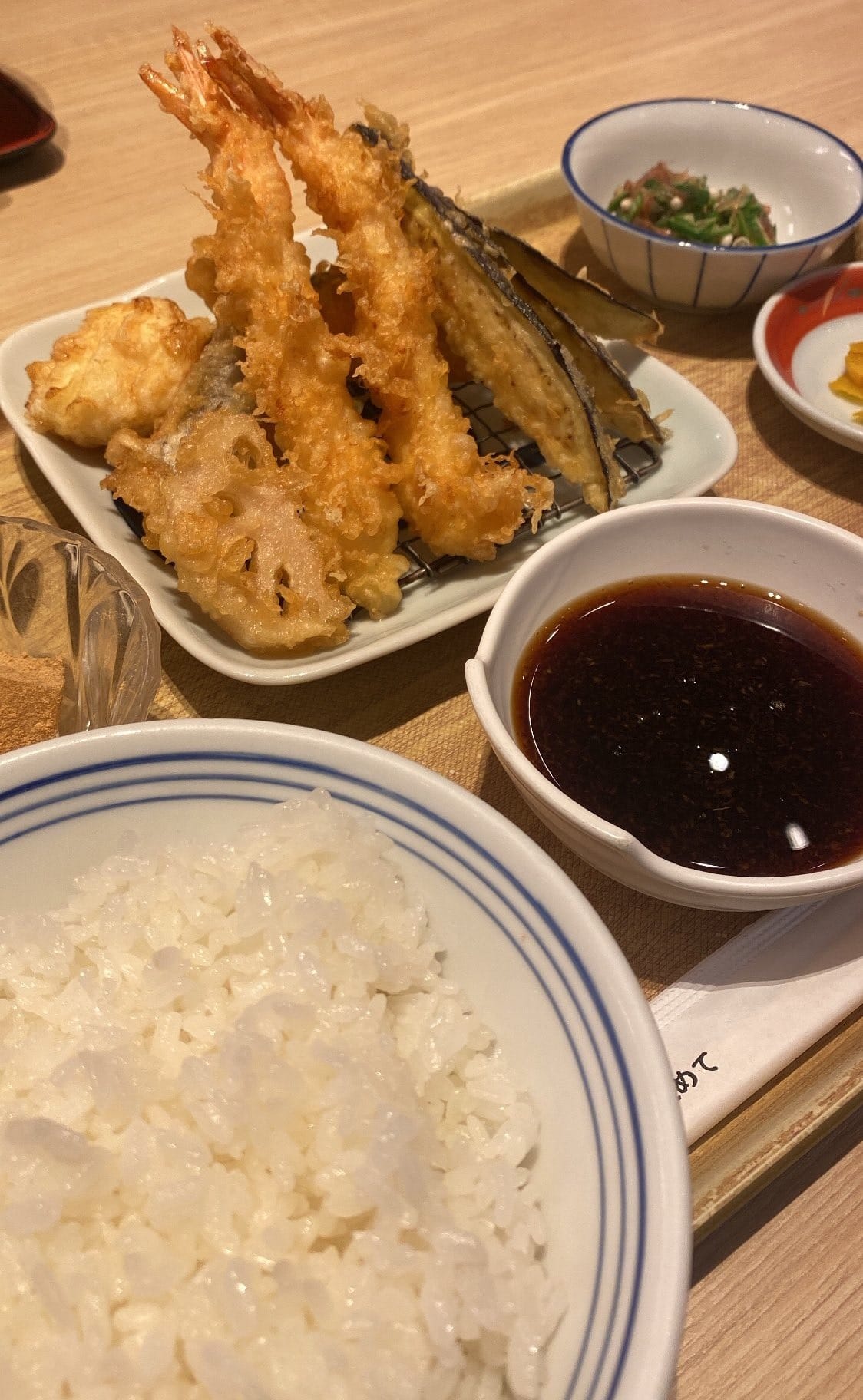 「大好きな天ぷら食べたっ」03/26(火) 21:15 | めいの写メ日記